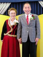 　紫綬褒章の会見を行った宮川大助・花子＝大阪市内