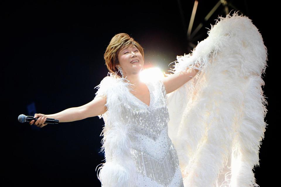 小林幸子 豪華巨大衣装で新曲披露…「ニコニコ超パーティー」会場大盛況