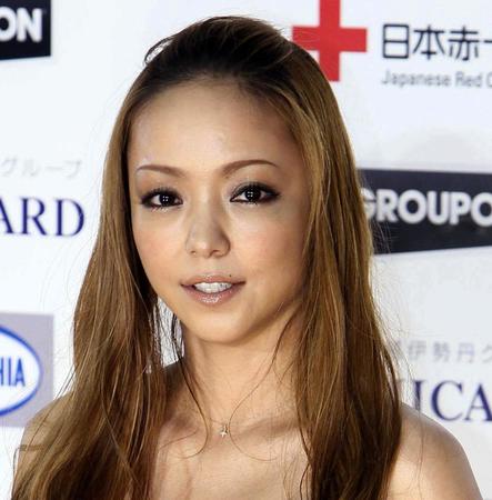 　歌手の安室奈美恵
