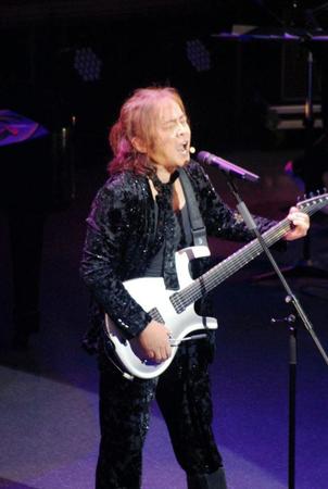 デビュー４０周年ライブを行った原田真二＝東京・ＥＸシアター六本木