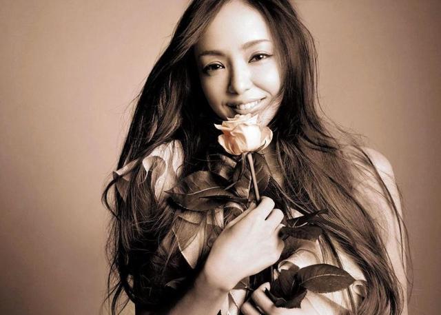 安室奈美恵 史上初！4世代ミリオン達成 発売初週で100万枚突破