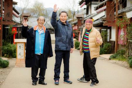 　シリーズ初の正月放送に意気込む「３匹のおっさん」。（左から）志賀廣太郎、北大路欣也、泉谷しげる