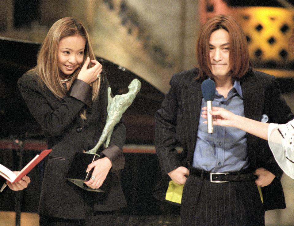 安室奈美恵（左）と小室哲哉（１９９６年）