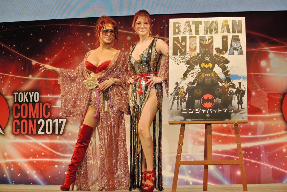 叶姉妹 ８千万円コートでゴージャスに アニメ映画 ニンジャバットマン で 芸能 デイリースポーツ Online