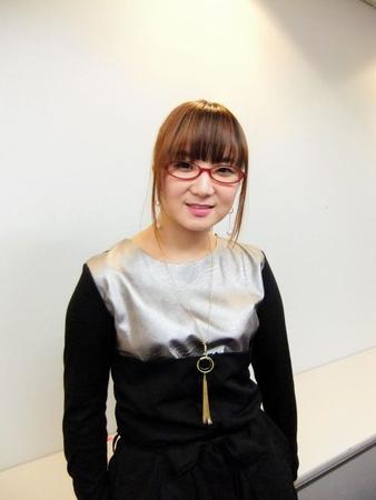 「奥華子の弾き語りダークナイト」を行った奥華子＝大阪・松下ＩＭＰホール