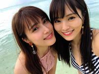 　山本彩（右）が入山杏奈と自撮りしたインスタグラム用写真（Ｃ）ＡＫＳ