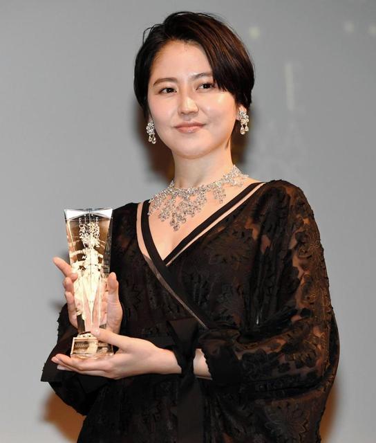 長澤まさみ ショパールの11億円アクセ 来年の目標は 人の目に留まるように 芸能 デイリースポーツ Online 長澤まさみ ショパールの11億円アクセ 来年の目標は 人の目に留まるように 芸能 デイリースポーツ Online