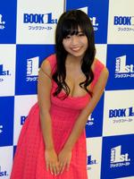 カレンダー発売記念イベントを開催した大原優乃＝東京・新宿