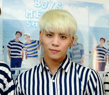 SHINee公式HP「デマや憶測は控えて」 ジョンヒョンさん自殺に