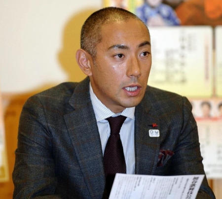 取材会で質問に答える市川海老蔵＝東京・歌舞伎座（撮影・開出牧）