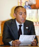取材会で質問に答える市川海老蔵＝東京・歌舞伎座（撮影・開出牧）