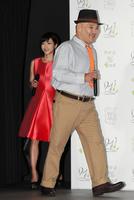 芸能活動復帰後初となるイベントに登場した安田大サーカスのＨＩＲＯ。左は釈由美子＝東京・赤坂のベクトルスタジオ（撮影・堀内翔）