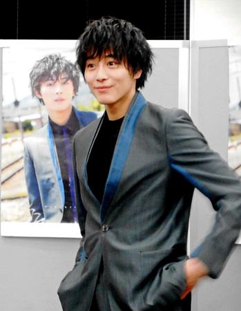 　俳優の猪野広樹