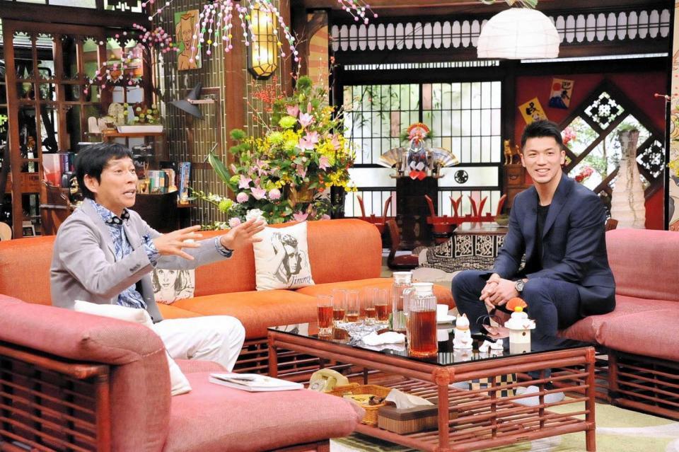 明石家さんま（左）とトークした村田諒太