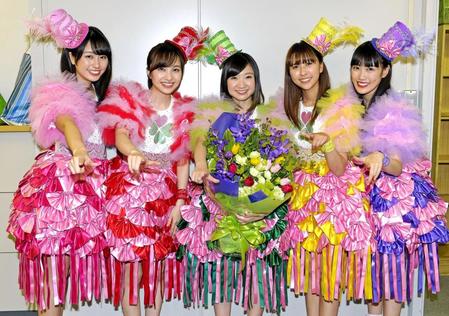 ももいろクローバーＺの（左から）佐々木彩夏、百田夏菜子、有安杏果、玉井詩織、高城れに