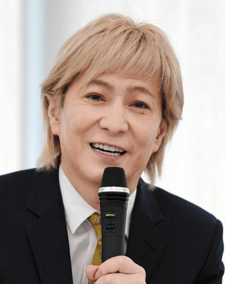 　引退についての質問では笑顔も見せた小室哲哉