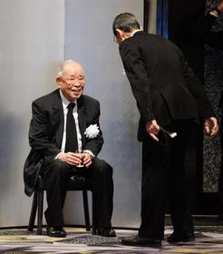 野村克也氏、沙知代さんに「大変、幸せな人生だった」　お別れの会であいさつ