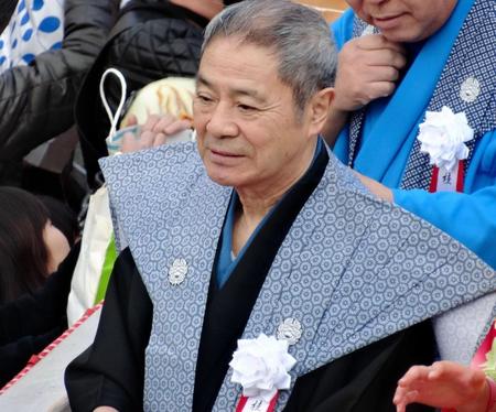 豆まきを行った桂福団治＝大阪府内