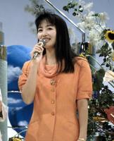 フジテレビ「上岡竜太郎にはダマされないぞ！」に出演した際の有賀さつきさん＝９２年６月２８日撮影　フジテレビ提供