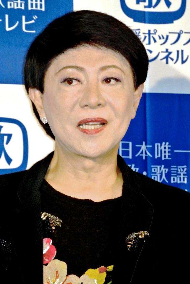 　左足首を骨折して手術を受けた美川憲一