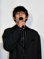 初日舞台あいさつに登場した窪田正孝＝東京・テアトル新宿（撮影・開出牧）
