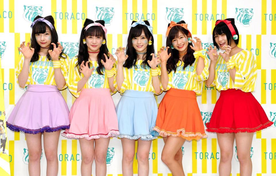 ＮＭＢ４８の（左から）村瀬紗英、川上千尋、山本彩、谷川愛梨、城恵理子＝都内