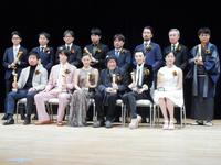 「第９１回キネマ旬報ベスト・テン」表彰式に出席した（前列左から）ヤン・イクチュン、菅田将暉、蒼井優、大林宣彦監督、田中麗奈、石橋静河、（後列左から）波多野文郎氏、伏原健之監督、有賀高俊氏、石井裕也監督、岸善幸監督、二宮直彦氏、百武弘二氏、立川志らく＝東京・後楽園