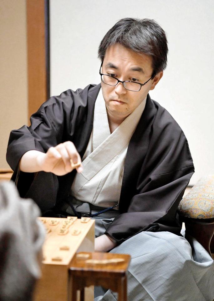 　棋界初の国民栄誉賞受賞者の羽生竜王