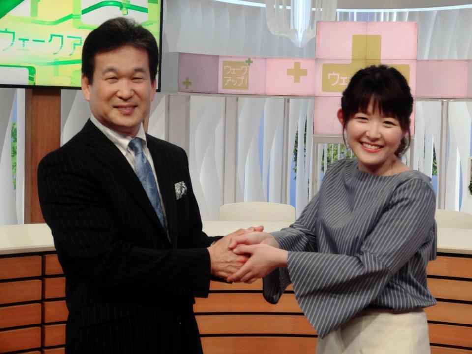 諸國沙代子アナ（右）と辛坊治郎キャスター＝大阪・読売テレビ