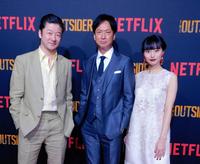 特別試写会に出席した（左から）浅野忠信、椎名桔平、忽那汐里＝Ｎｅｔｆｌｉｘロサンゼルス本社