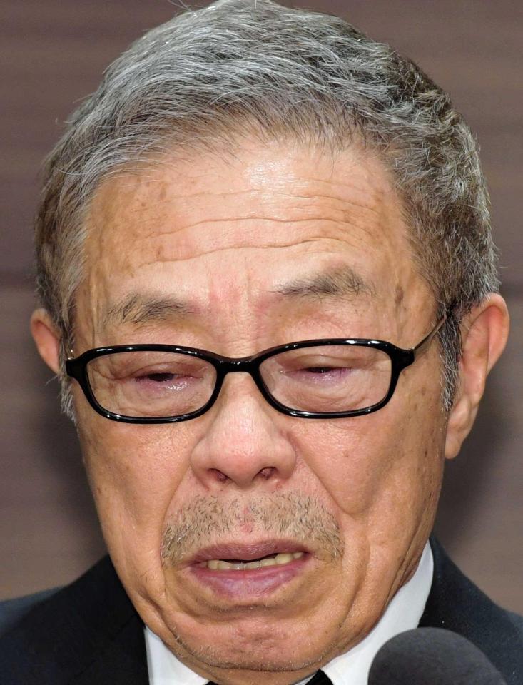 　次男・大野誠さんを亡くし、悲痛な面持ちで取材に応じる北島三郎＝都内（撮影・金田祐二）