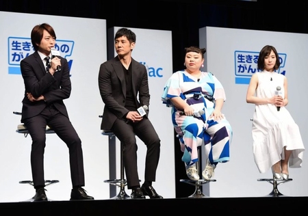 イベントでトークをする（左から）櫻井翔、西島秀俊、渡辺直美、松岡茉優＝都内（撮影・開出牧）