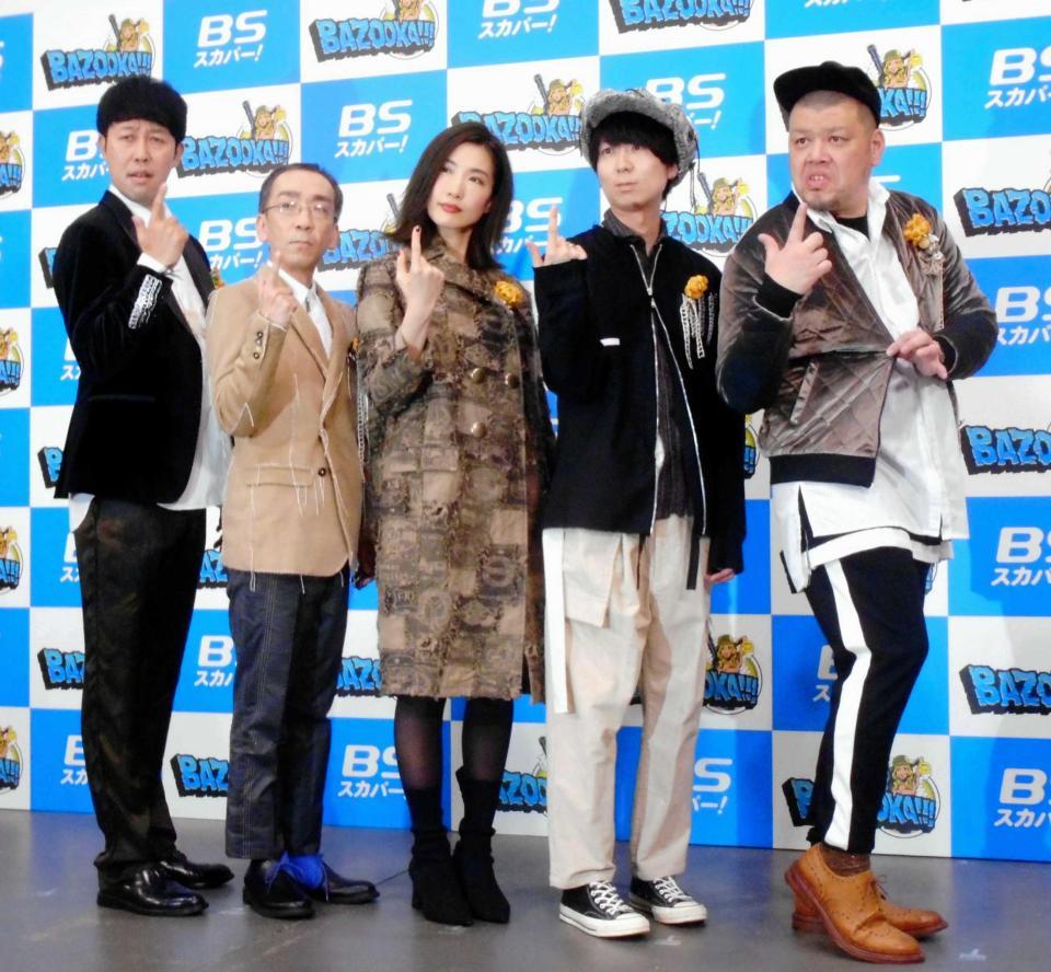 　バンド「ジェニーハイ」メンバーの（左から）小籔千豊、新垣隆氏、イッキュウ、川谷絵音、野性爆弾・くっきー＝東京・豊洲