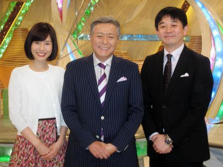 ４月から新体制で臨む「とくダネ！」の放送開始に向けて、意気込みを語った（左から）山崎夕貴アナウンサー、小倉智昭キャスター、伊藤利尋アナウンサー＝東京・フジテレビ