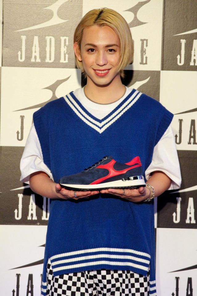 シューズブランド「ＪＡＤＥ」のイベントに出席したりゅうちぇる＝都内