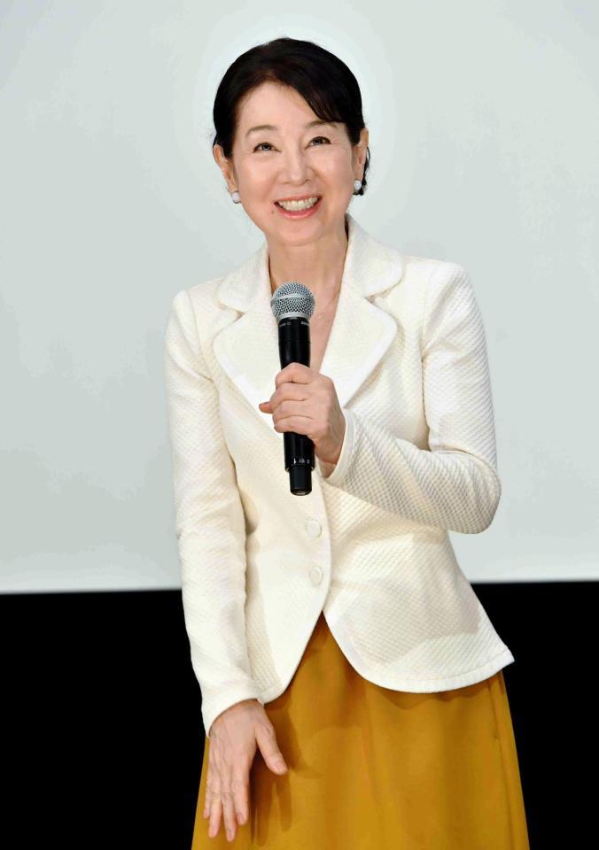お客さんの質問に笑顔を見せる吉永小百合＝丸の内ＴＯＥＩ（撮影・中田匡峻）