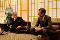 河野太郎外務大臣を表敬訪問したさいとう・たかを氏（左）と舘ひろし＝東京・外務省