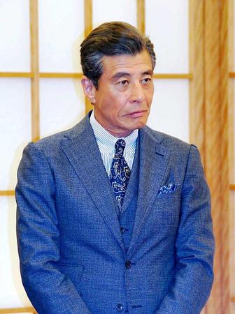 河野太郎外務大臣を表敬訪問した舘ひろし＝東京・外務省　