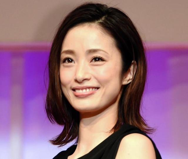 上戸彩 江原氏の言葉に瞳潤ませ 泣きそう 何を第一優先に と悩む 芸能 デイリースポーツ Online