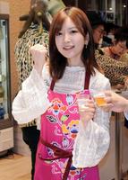 結婚発表後、初めて公の場に姿を見せた須藤凜々花＝沖縄県内