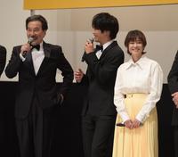 トークで盛り上がる（左から）役所広司、松坂桃李、真木よう子＝東京・丸の内ＴＯＥＩ（撮影・金田祐二）