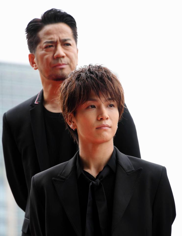 映画「ウタモノガタリ」レッドカーペットイベントに登場した三代目　Ｊ　Ｓｏｕｌ　Ｂｒｏｔｈｅｒｓ　ｆｒｏｍ　ＥＸＩＬＥ　ＴＲＩＢＥの岩田剛典。後方はＥＸＩＬＥのＨＩＲＯ＝東京・有楽町（撮影・堀内翔）