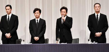 　謝罪会見を行った（左から）長瀬智也、国分太一、城島茂、松岡昌宏＝都内