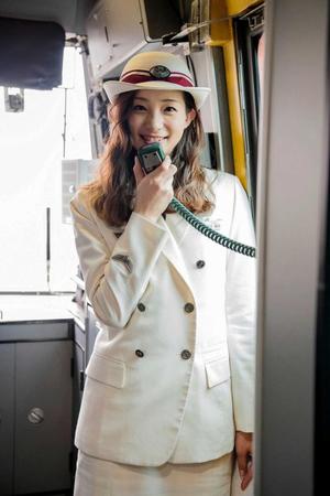 　女優の足立梨花