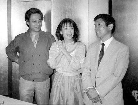 　舞台の記者発表で。夫の津川雅彦と朝丘雪路さん＝８３年６月撮影