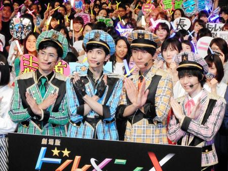 「劇場版ドルメンＸ」の特別試写会で舞台あいさつした（左から）堀井新太、志尊淳、浅香航大、小越勇輝＝東京・日テレホールＡＢＣ