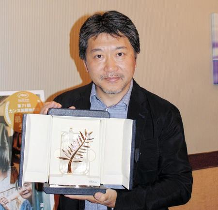 取材会を開いた是枝裕和監督＝大阪市内