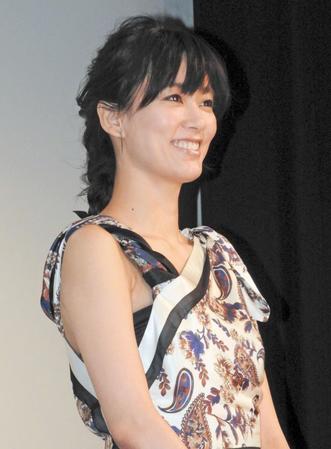 　完成披露試写会に登場した水川あさみ＝東京・汐留