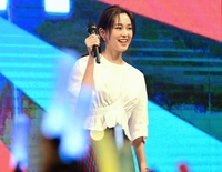 　シークレットゲストで登場した桐谷美玲＝都内（撮影・棚橋慶太）