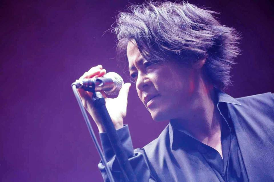 　熱唱するＬＵＮＡＣＹ（ＬＵＮＡ　ＳＥＡ）のＲＹＵＩＣＨＩ